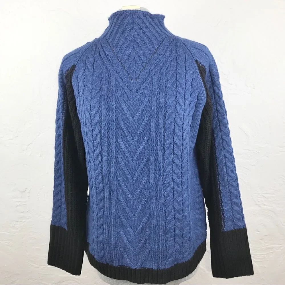 Curio New York Blue/Black Slit shoulder Sweater